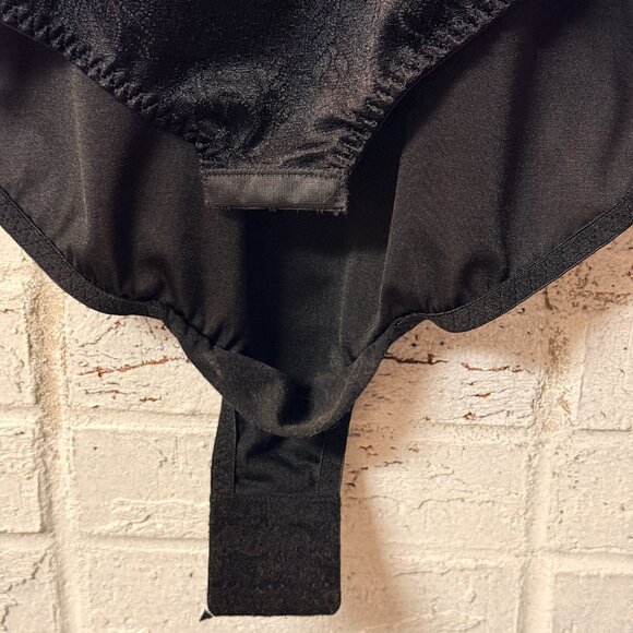 Black Shapewear Bodysuit w/ Adjustable Straps & Hook Closure โ Sleek Sculpting - Picture 4 of 9